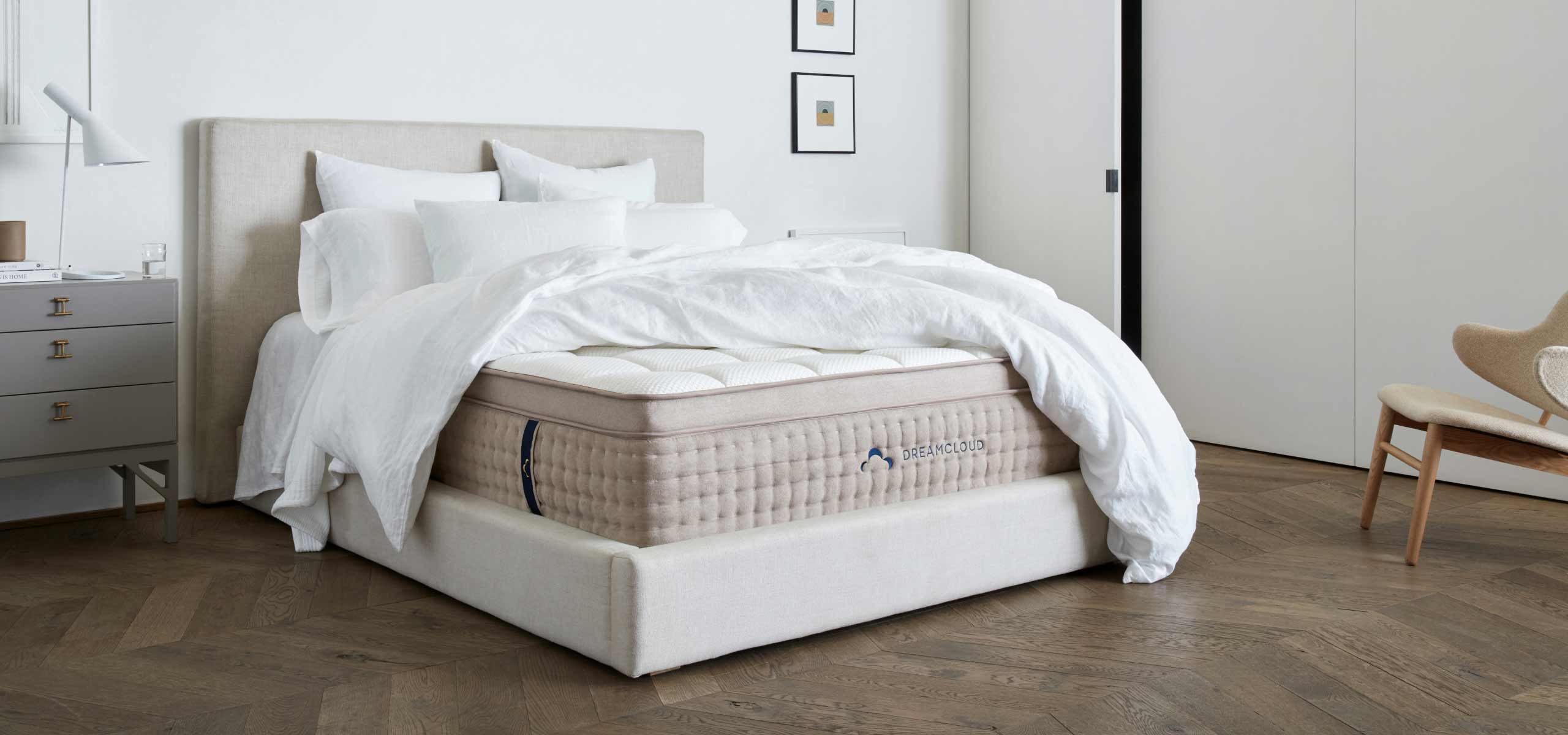 dreamcloud mattress in the room image